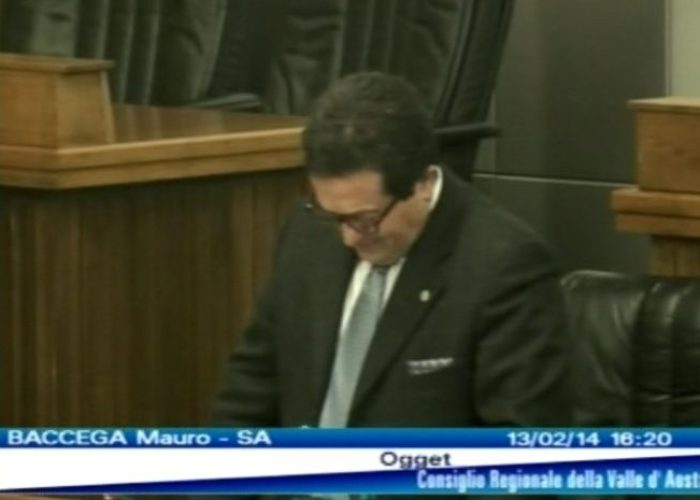 Mauro Baccega in lacrime in Consiglio regionale