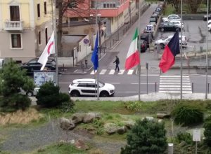 bandiere a mezz'asta