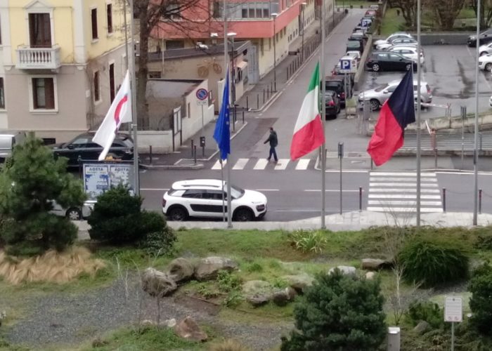 bandiere a mezz'asta