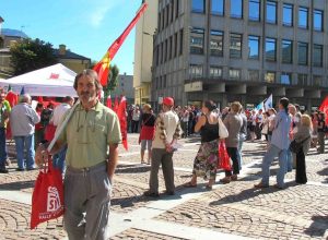 Il presidio della Cgil in piazza Narbonne
