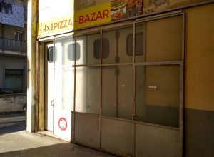 L'attività chiusa in via Carrel, ad Aosta.