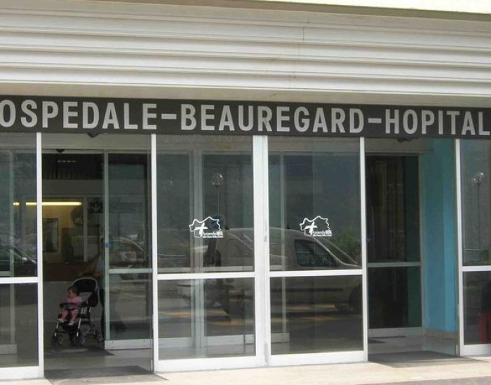 L'ingresso dell'ospedale Beauregard di Aosta