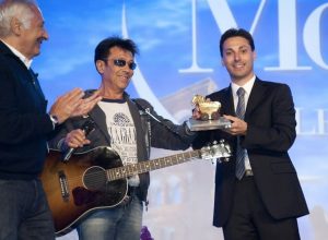 La premiazione di Edoardo Bennato nel 2010