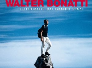 La locandina della mostra su Walter Bonatti