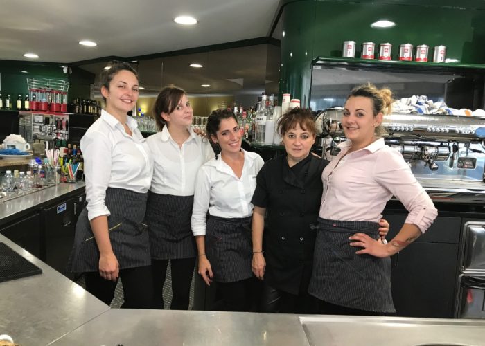 Lo staff del Café du Miroir