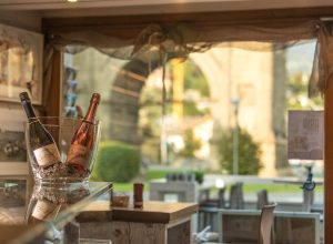 Saint-Vout Café Œnothèque Fromagerie et Produits du Terroi