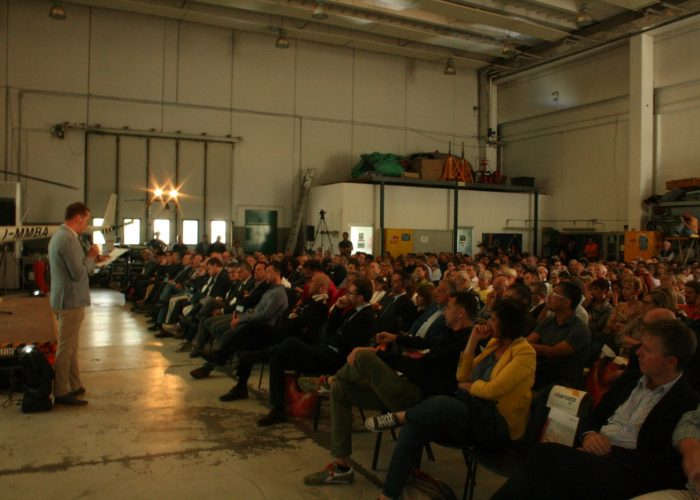 Camillo Rosset e la platea di albergatori