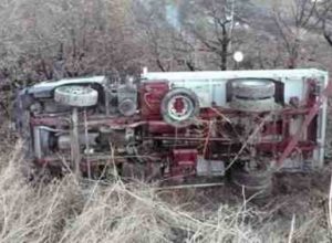 Camion ribaltato a Quart