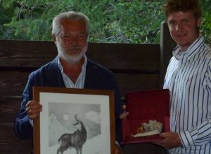 Francesco Marone Cinzano premia Mattia Chabod