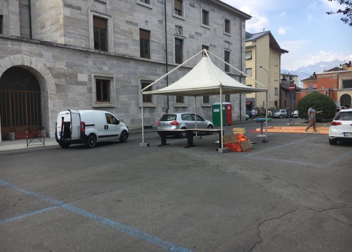 Trofeo Città di Aosta: i volontari smontano i campi di basket