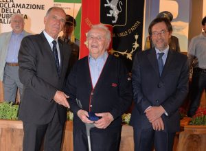 Al centro della foto  Pasqualino Canazza