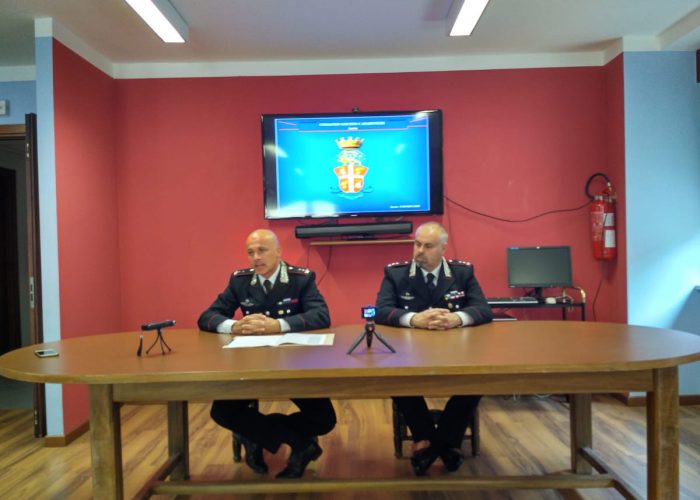 Da sx, il tenente colonnello Emanuele Caminada e il tenente colonnello Maurizio Pinardi, comandanti del Gruppo Carabinieri Aosta e del Reparto operativo.