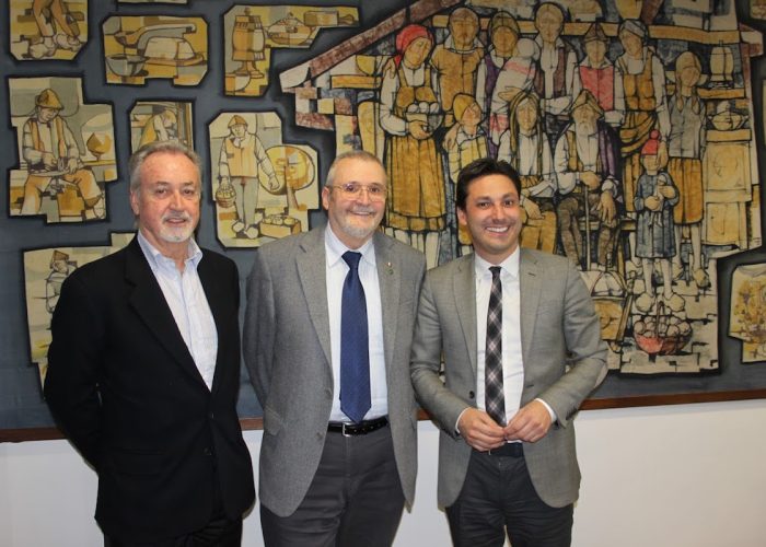 Il Presidente della Regione Laurent Viérin e il Presidente del Consiglio Valle Andrea Rosset hanno incontrato il Sindaco di Carema, Giovanni Aldighieri.
