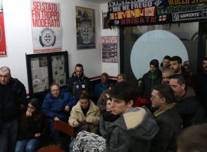 Il pubblico alla conferenza stampa di Casapound