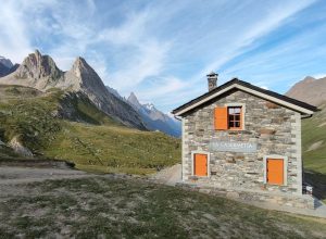 Casermetta al Col de la Seigne