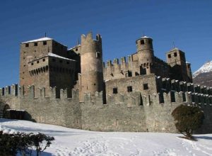 Castello di Fénis - veduta invernale