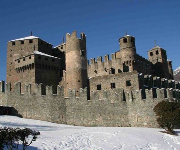Castello di Fénis - veduta invernale