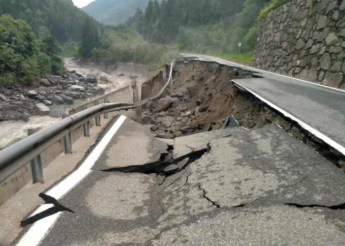 La strada regionale per Cogne in frazione Epinel