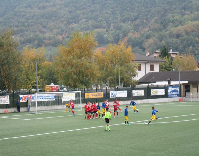 Un incontro di calcio al "Guido Saba" (foto di archivio).