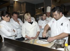 Lo chef Christian Yang con i cuochi valdostani
