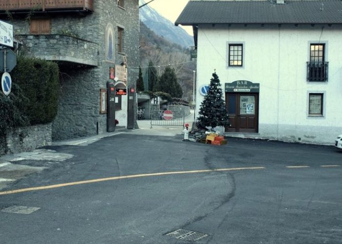 La strettoia del bar Des Alpes