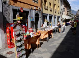 Immagine di archivio - Commercianti in festa