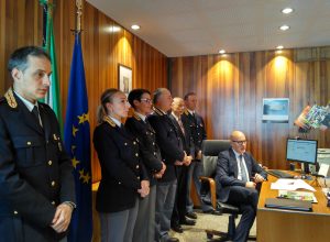 Il questore Ostuni assieme ai funzionari del suo staff.