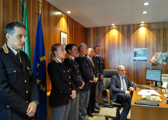 Il questore Ostuni assieme ai funzionari del suo staff.