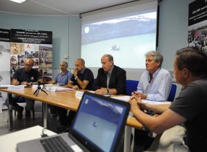 Tecnici e decisori politici alla conferenza stampa di oggi pomeriggio.