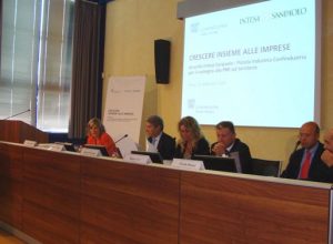 La firma dell'accordo
