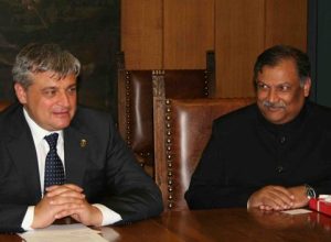 Luciano Caveri e Sarvajit Chakravarti