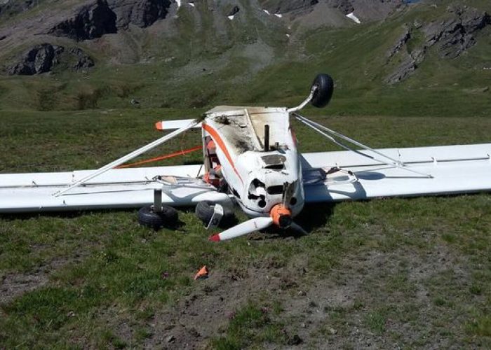 L'aereo precipitato al suolo nei pressi del rifugio Champillon