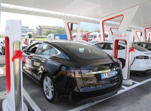 La 'Supercharger station' Tesla di Pollein