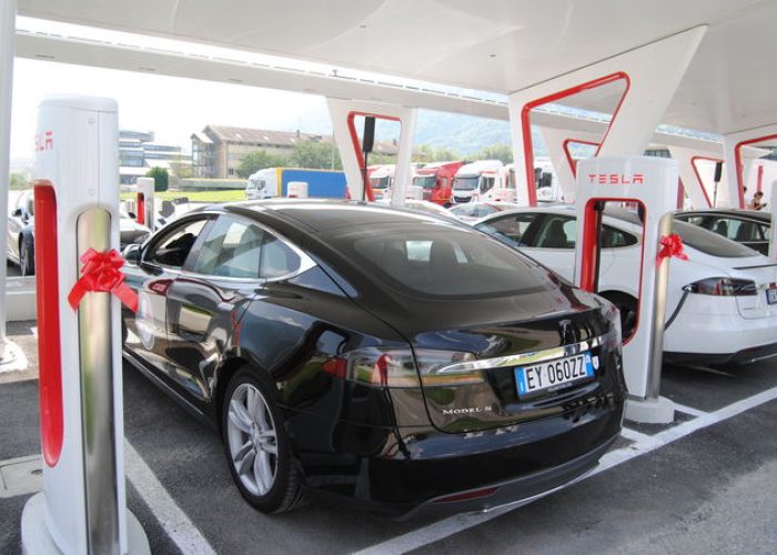 La 'Supercharger station' Tesla di Pollein