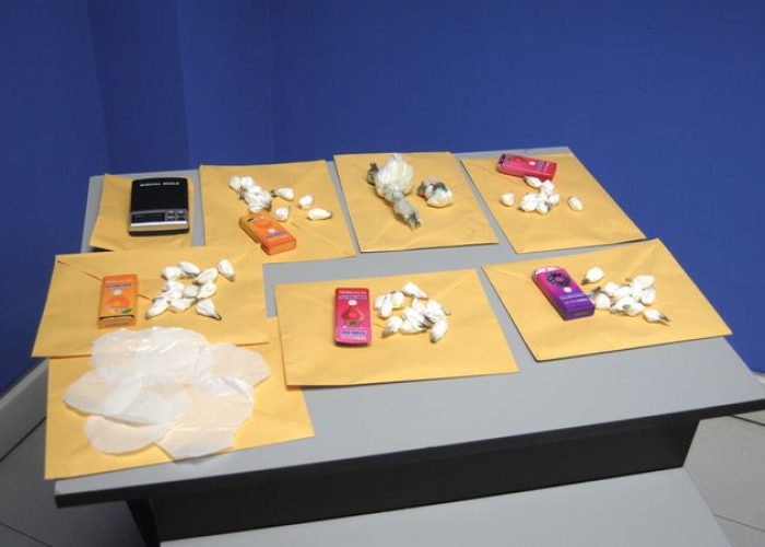 Gli ovuli di cocaina in possesso di Sinanaj