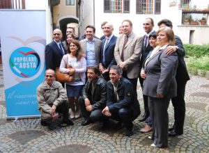 I candidati dei Popolari per Aosta con Alessandro Cattaneo di Forza Italia