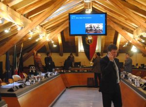 La maggioranza si riunisce dopo i lavori mattutini del Consiglio