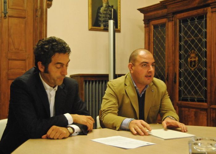 Gli assessori comunali Marco Sorbara e Carlo Marzi in conferenza stampa