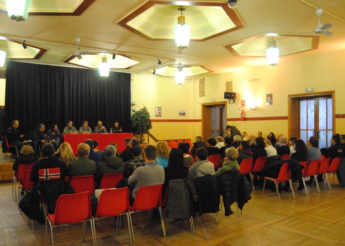 L'assemblea dei dipendenti comunali di Aosta con i sindacati