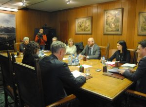 L'incontro tra il Presidente Viérin, l'assessora Rini e i Sindacati del comparto scuola