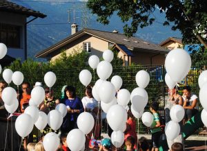 I palloncini in cielo per ricordare Mosshin Ezzemal