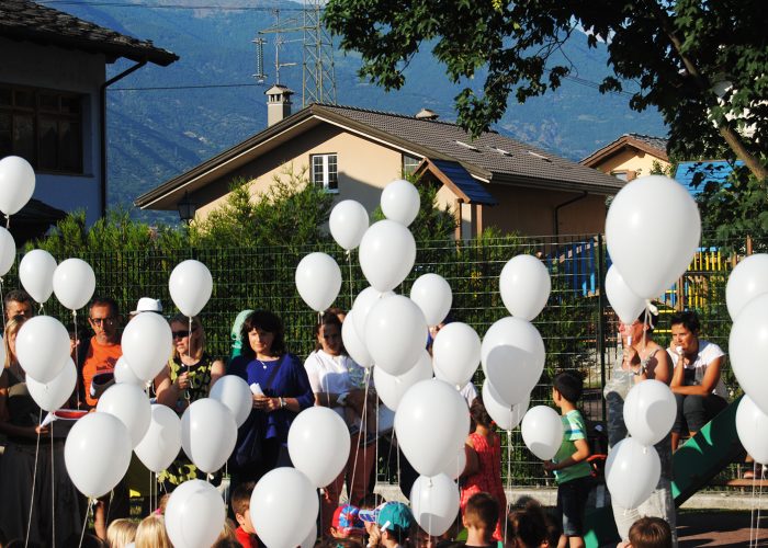I palloncini in cielo per ricordare Mosshin Ezzemal