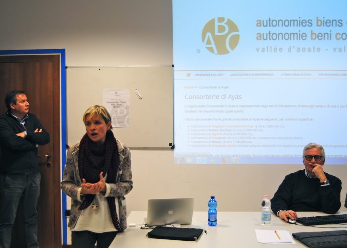 L'Associazione Autonomies Biens Communs. Da sx Roberto Louvin, Sylvie Chaussod e Mario Vietti