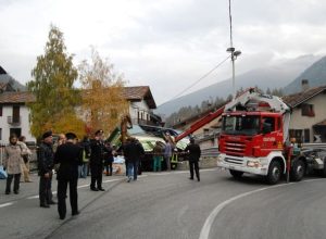 Il pullman ribaltato ad Etroubles