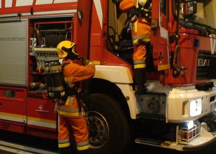 I vigili del fuoco durante un'esercitazione nel Tunnel