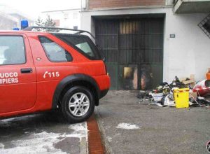 Il magazzino incendiato