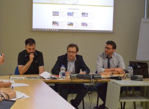 Thierry Rosset (Amministratore delegato di Vallée d’Aoste Structure), Stefano Aggravi (Assessore alle Finanze, attività produttive, artigianato e politiche del lavoro della Regione autonoma Valle d’Aosta) e Walter Crétaz (coordinatore della direzione di Vallée d’Aoste Structure)