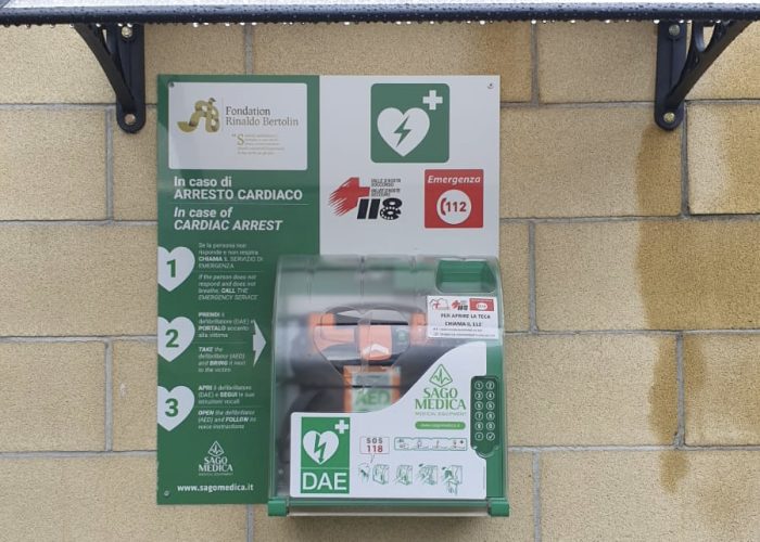 Il defibrillatore donato a Issogne