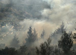 L'incendio tra via delle Betulle e Rue du Coutumier