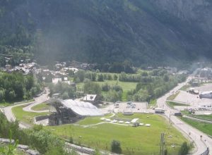 Entrèves, il cantiere interessato è sulla sinistra dell'immagine.